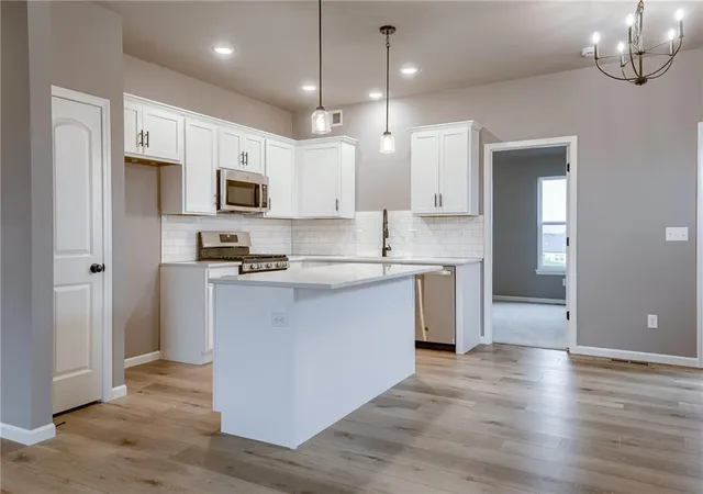 1st image of 20560 Newcastle St, Spring Hill, KS 66083 | MLS# 2608525