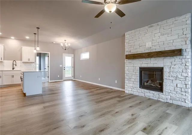 4th image of 20560 Newcastle St, Spring Hill, KS 66083 | MLS# 2608525