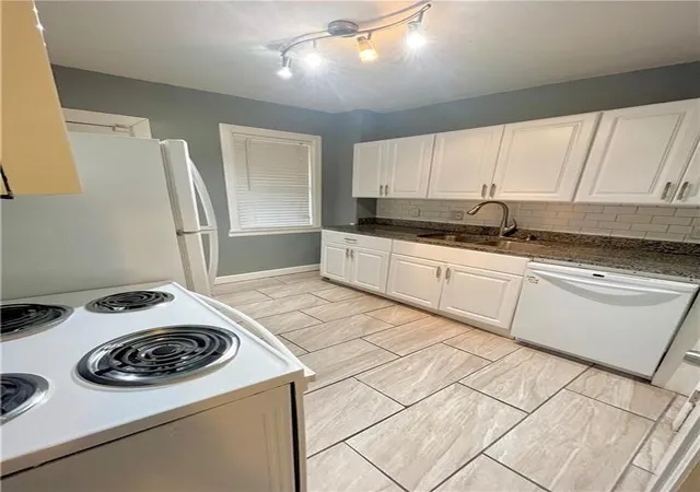 Listing Photo 2 - Condo for sale in building located at 4515 Virginia Ave, Kansas City, MO 64110 - Unit #