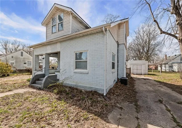 2nd image of 2104 S Norwood Ave, Independence, MO 64052 | MLS# 2608585