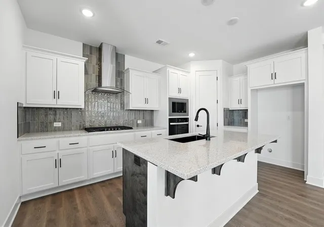 Photo 2 of Single family home for sale at 1717 Nw 105th Terrace, Kansas City, MO 64155 | MLS# 2608592 | Listing updated on 2026-03-23