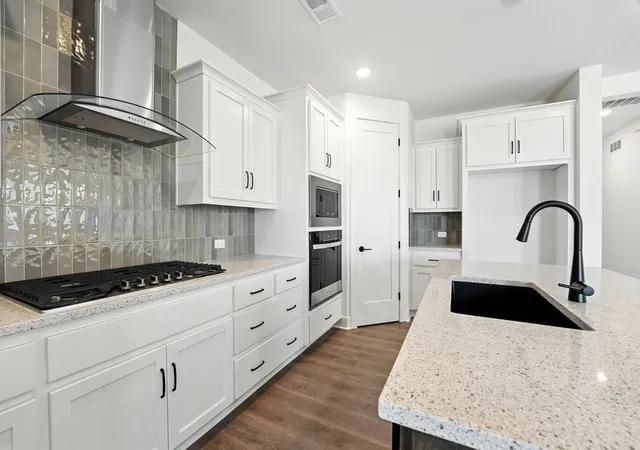 Photo 3 of Single family home for sale at 1717 Nw 105th Terrace, Kansas City, MO 64155 | MLS# 2608592 | Listing updated on 2026-03-23