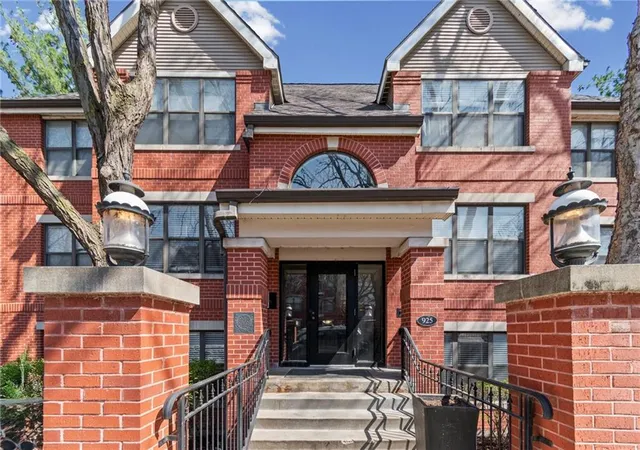 2nd image of 925 Washington #101 St #101, Washington, MO 63090 | MLS# 2608631