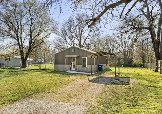 Photo 3 of Sale Pending at 609 N Wood St, Caney, KS 67333 | MLS# 2608721 | Listing updated on 2026-09-20
