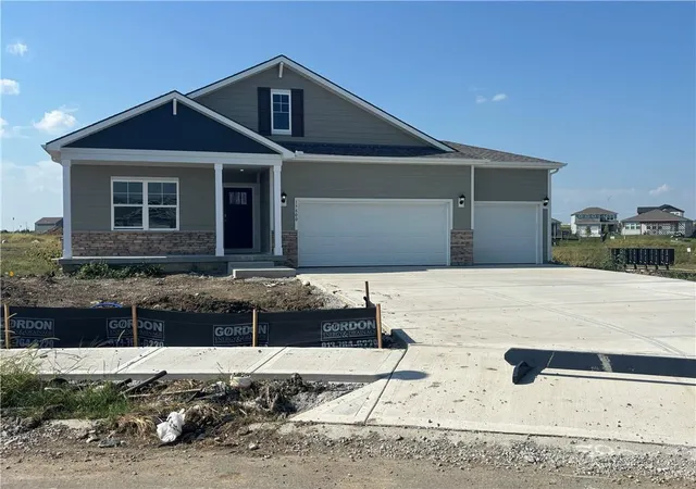 Photo 1 of Sale Pending at 17800 Green Rd, Gardner, KS 66030 | MLS# 2608766 | Listing updated on 2026-10-07