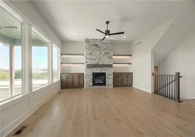 Photo 3 of Single family home for sale at 1813 SW Arbormist Dr, Lees Summit, MO 64082 | MLS# 2608776 | Listing updated on 2026-10-01