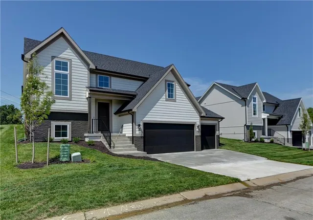 Photo 2 of Single family home for sale at 6410 Nw 98th Street, Kansas City, MO 64154 | MLS# 2608781 | Listing updated on 2026-09-01