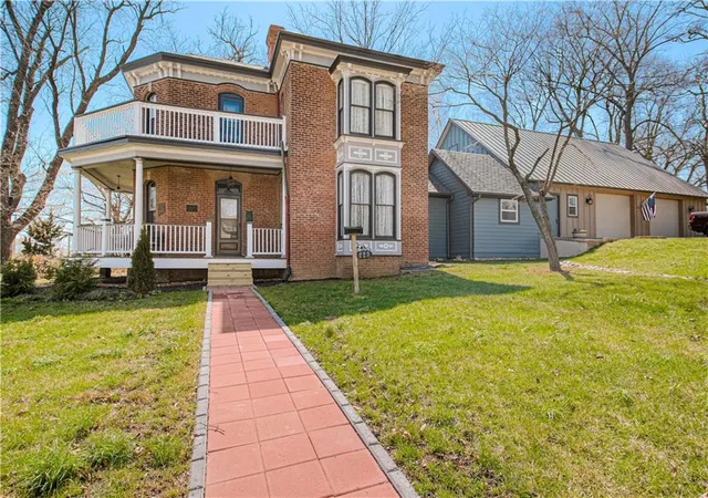 Homes for sale in Liberty, MO | 225 Groom St, Liberty, MO 64068 | MLS# 2608797