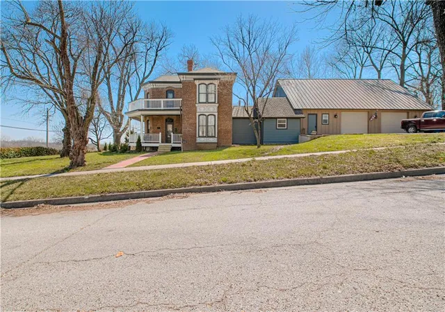 Homes for sale in Liberty, MO | 225 Groom St, Liberty, MO 64068 | MLS# 2608797