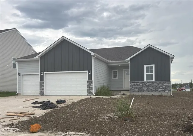 1st image of 17819 Green Rd, Gardner, KS 66030 | MLS# 2608818
