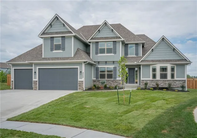 Photo 1 of Sale Pending at 11419 Rye Dr, Kearney, MO 64060 | MLS# 2608838 | Listing updated on 2026-05-10