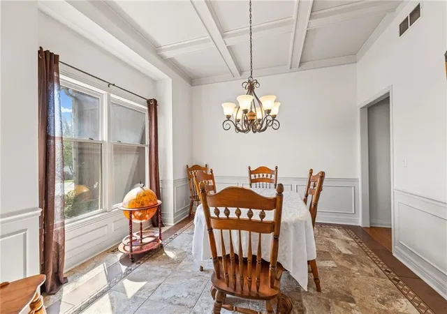 Photo 5 of Single family home for sale at 10400 River Hills Dr, Kansas City, MO 64152 | MLS# 2608902 | Listing updated on 2026-08-26