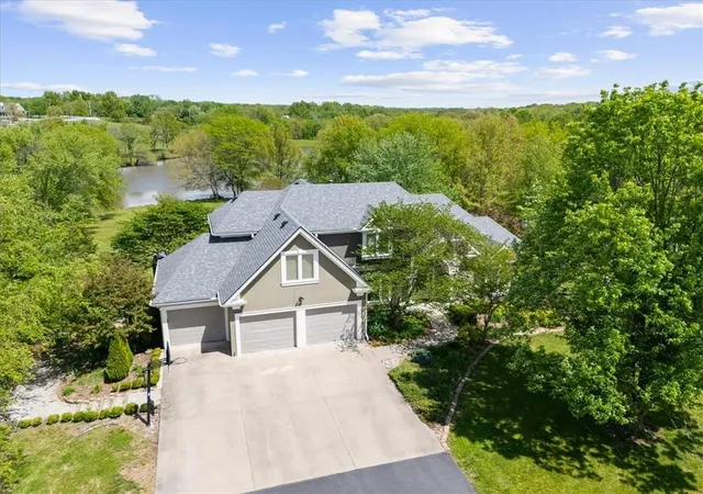 Photo 1 of Single family home for sale at 12406 Ne 172nd Street, Kearney, MO 64060 | MLS# 2608907 | Listing updated on 2026-08-17