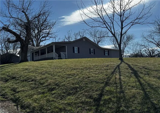 4th image of 21352 State Hwy 46 Hwy, Maryville, MO 64468 | MLS# 2608925
