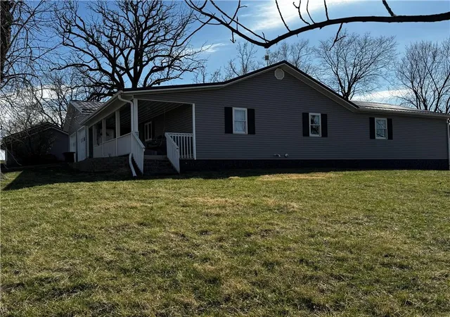 5th image of 21352 State Hwy 46 Hwy, Maryville, MO 64468 | MLS# 2608925
