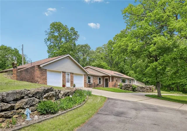 Photo 3 of Single family home for sale at 22774 George Rd, Tonganoxie, KS 66086 | MLS# 2608953 | Listing updated on 2026-08-27