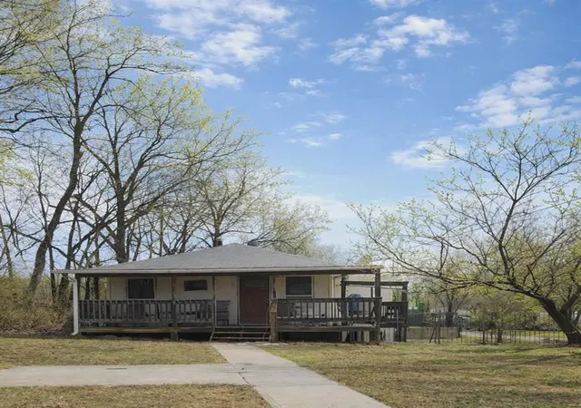 Single family home for sale at 40 Munger Ave, Kansas City, MO 64119 | MLS# 2608961 | Listing updated on 2026-09-22