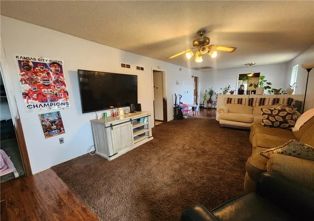 Photo 2 of Single family home for sale at 40 Munger Ave, Kansas City, MO 64119 | MLS# 2608961 | Listing updated on 2026-09-22