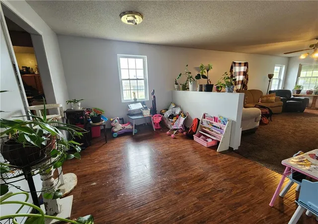 Photo 3 of Single family home for sale at 40 Munger Ave, Kansas City, MO 64119 | MLS# 2608961 | Listing updated on 2026-09-22