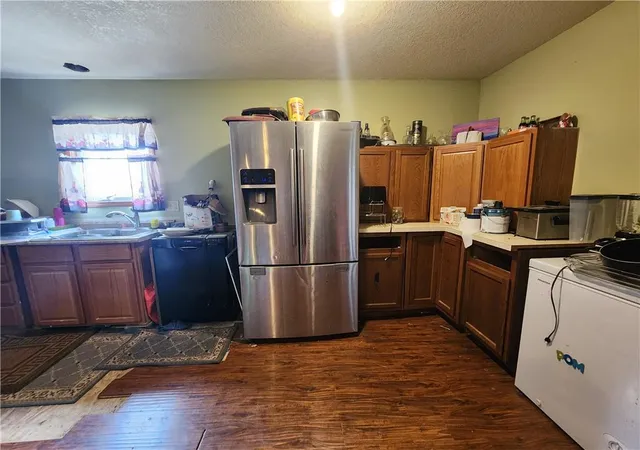 Photo 4 of Single family home for sale at 40 Munger Ave, Kansas City, MO 64119 | MLS# 2608961 | Listing updated on 2026-09-22
