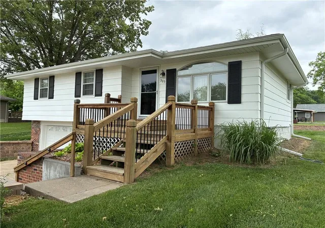 Homes for sale in Gower, MO | 305 N 4th St, Gower, MO 64454 | MLS# 2609028