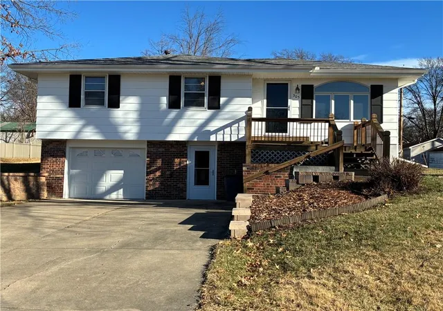 Homes for sale in Gower, MO | 305 N 4th St, Gower, MO 64454 | MLS# 2609028