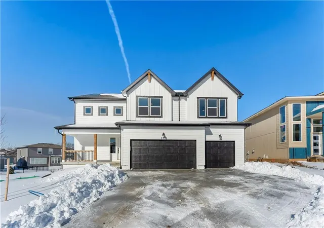 1st image of 354 Sw Chavis Dr, Lees Summit, MO 64064 | MLS# 2609039