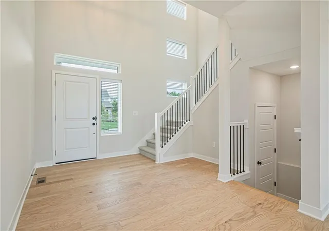 3rd image of 354 Sw Chavis Dr, Lees Summit, MO 64064 | MLS# 2609039