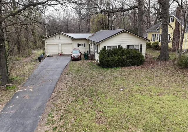 Photo 1 of Sale Pending at 1401 N Main St, Pittsburg, KS 66762 | MLS# 2609048 | Listing updated on 2026-09-03