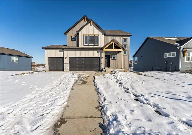 1st image of 355 Sw Chavis Dr, Lees Summit, MO 64064 | MLS# 2609059