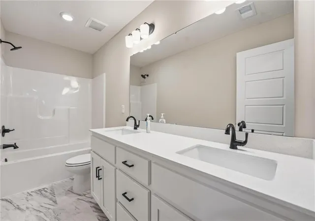 5th image of 355 Sw Chavis Dr, Lees Summit, MO 64064 | MLS# 2609059