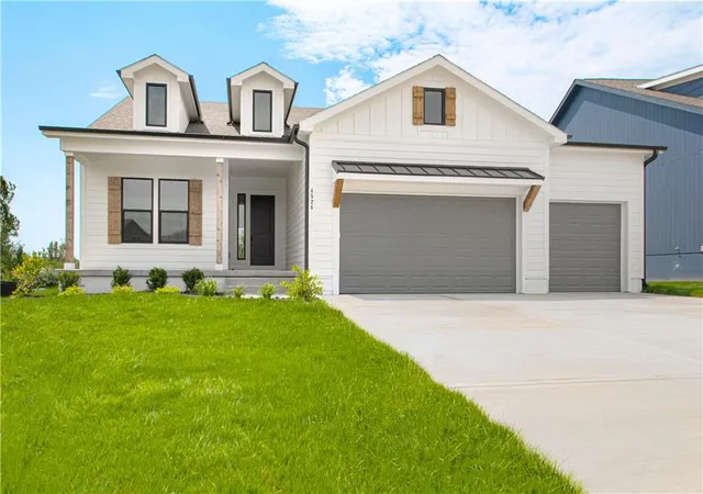 Photo 1 of Single family home for sale at 4524 Sw Berkshire Dr, Raymore, MO 64083 | MLS# 2609083 | Listing updated on 2026-09-19