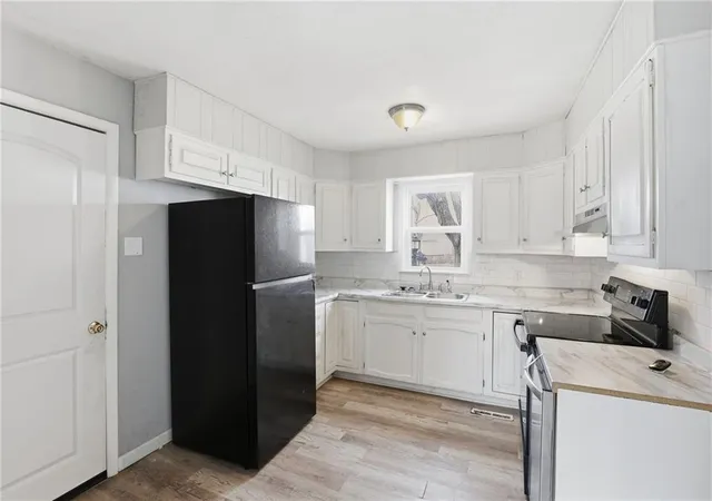 Photo 5 of Single family home for sale at 9609 E 68th Street, Raytown, MO 64133 | MLS# 2609151 | Listing updated on 2026-08-28
