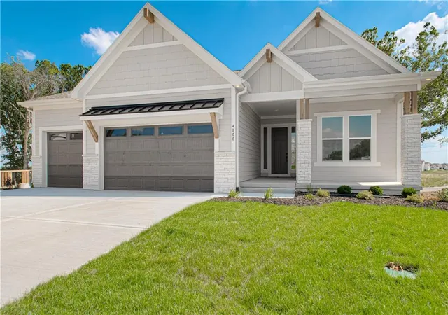 Photo 2 of Sale Pending at 4800 Nw Huonker Ct, Riverside, MO 64150 | MLS# 2609168 | Listing updated on 2026-09-04