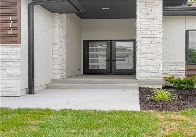4th image of 13458 Terrace Park Dr, Kansas City, MO 64152 | MLS# 2609184