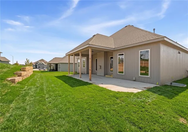 Photo 2 of Single family home for sale at 6934 Ne 102nd Street, Kansas City, MO 64156 | MLS# 2609274 | Listing updated on 2026-08-28