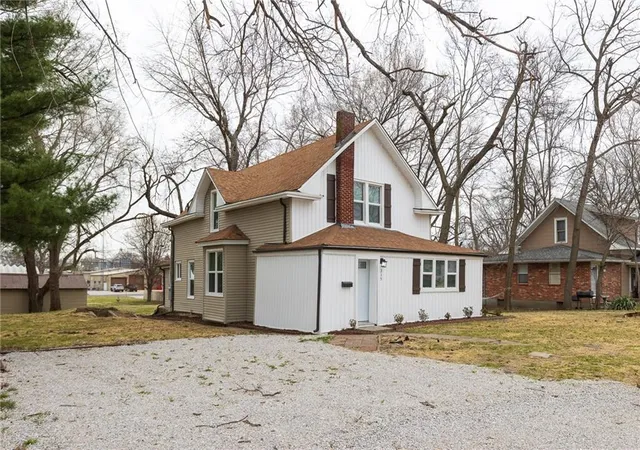 Homes for sale in Buckner, MO | 315 Osage St, Buckner, MO 64016 | MLS# 2609308