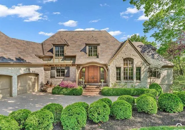 1st image of 208 Fall Creek Dr, Lawrence, KS 66049 | MLS# 2609314