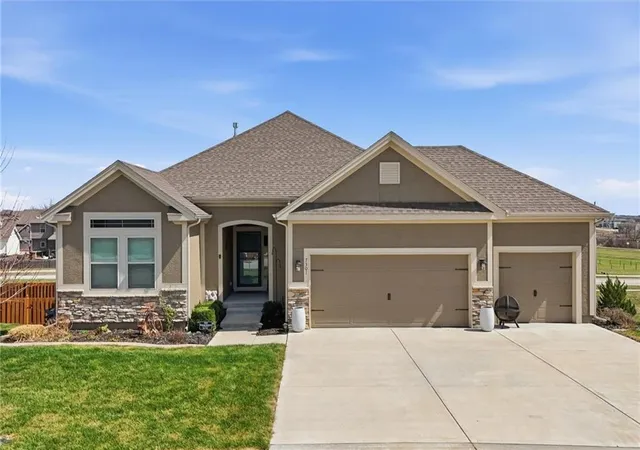 Homes for sale in Kansas City, MO | 7301 Ne 108th Ter, Kansas City, MO 64156 | MLS# 2609329