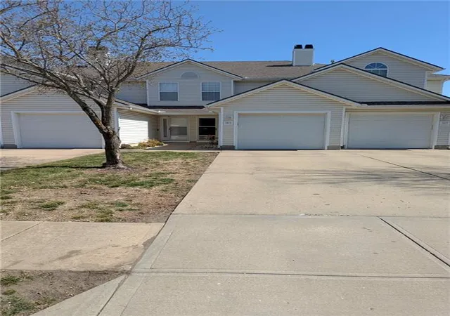 1st image of 1415 Se Norwood Dr, Lees Summit, MO 64081 | MLS# 2609374