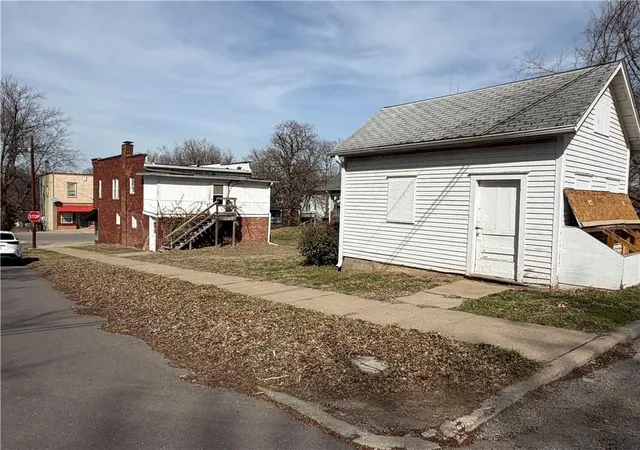 Photo 11 of Single family home for sale at 3002 Lafayette St, Saint Joseph, MO 64507 | MLS# 2609376 | Listing updated on 2026-08-31