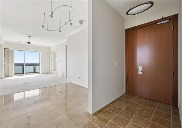 4th image of 4950 Central St #702, Kansas City, MO 64112 | MLS# 2609383