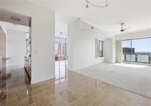 5th image of 4950 Central St #702, Kansas City, MO 64112 | MLS# 2609383