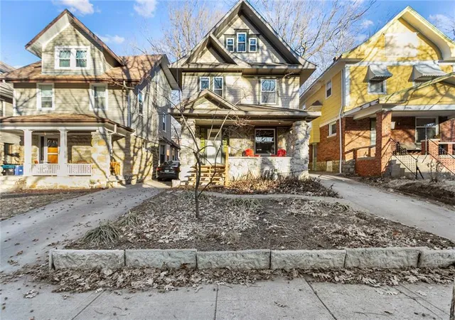 Homes for sale in Kansas City, MO | 4031 Campbell St, Kansas City, MO 64110 | MLS# 2609444