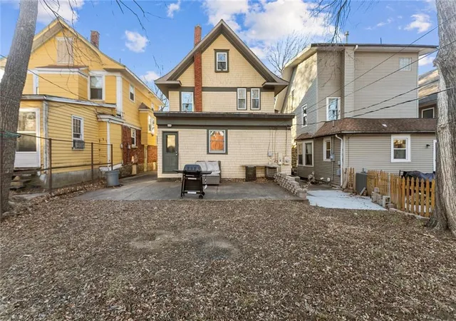 Homes for sale in Kansas City, MO | 4031 Campbell St, Kansas City, MO 64110 | MLS# 2609444
