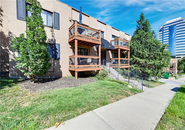3rd image of 1114 W 46th St, Kansas City, MO 64111