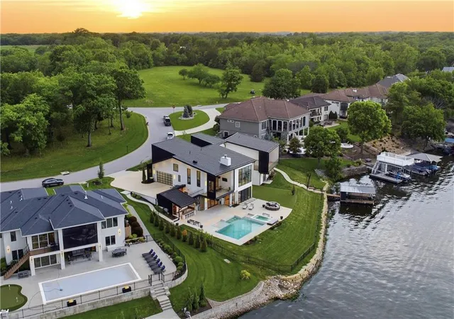 4th image of 16 Seminole Cir, Lake Winnebago, MO 64034 | MLS# 2609530