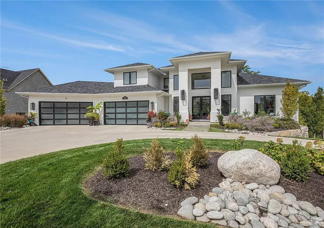 Photo 3 of Sale Pending at 21384 W 93 Court, Lenexa, KS 66220 | MLS# 2609596 | Listing updated on 2026-08-28