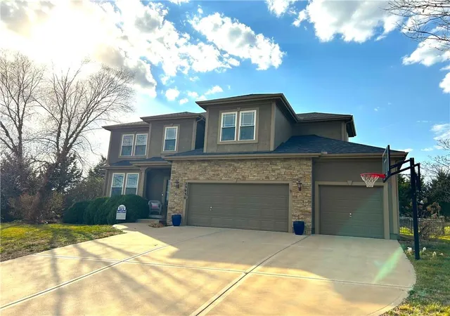 2nd image of 23930 W 124th Ct, Olathe, KS 66061 | MLS# 2609605