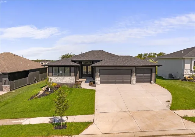 Photo 1 of Single family home for sale at 25152 W 141st Terrace, Olathe, KS 66061 | MLS# 2609607 | Listing updated on 2026-10-20